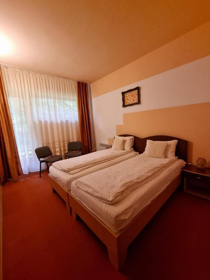 Randunica Hotel วาลิอุก ภายนอก รูปภาพ