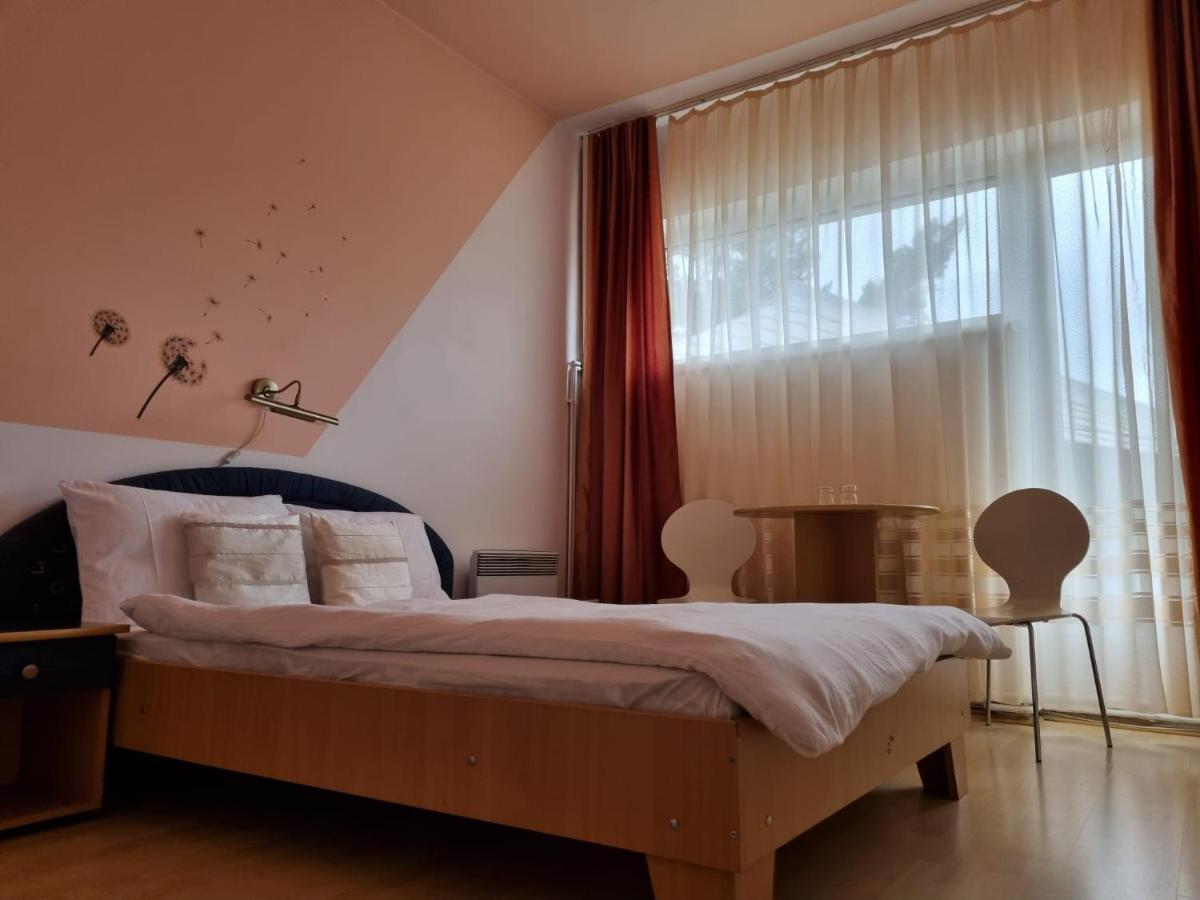 Randunica Hotel วาลิอุก ภายนอก รูปภาพ