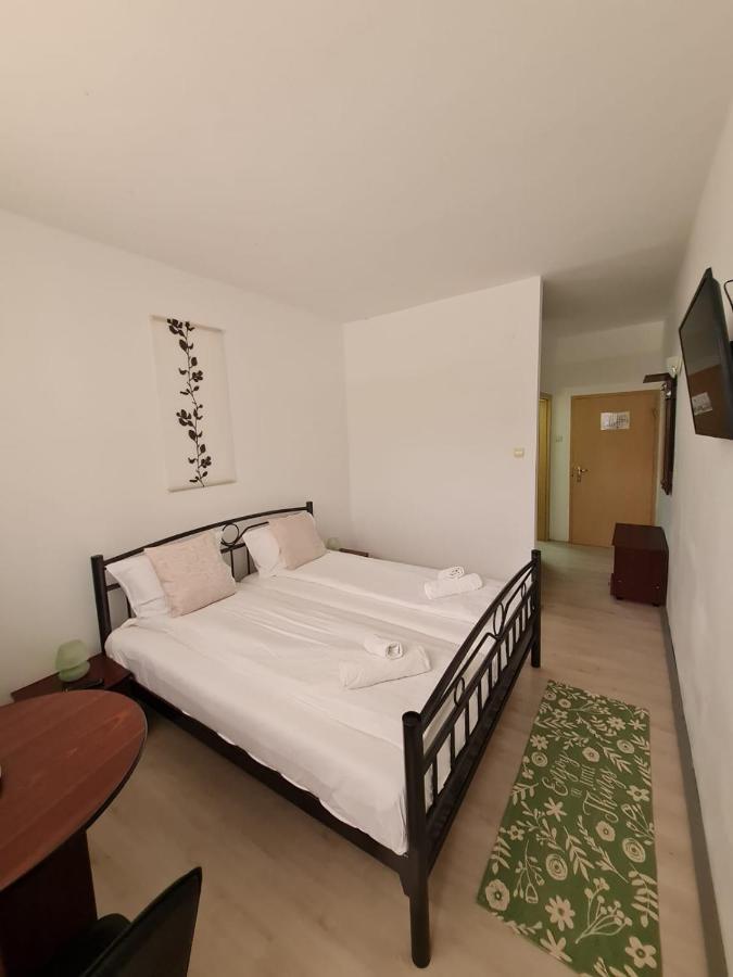 Randunica Hotel วาลิอุก ภายนอก รูปภาพ